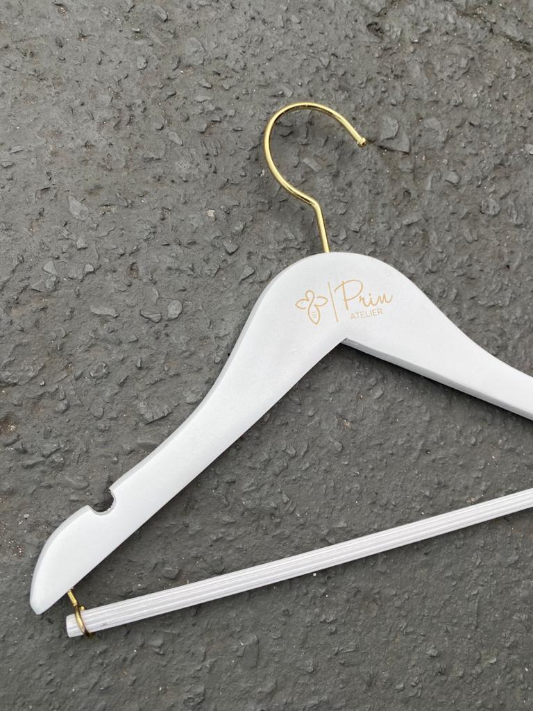 Cabides De Madeira Com Calceiro 02B 3.jpeg